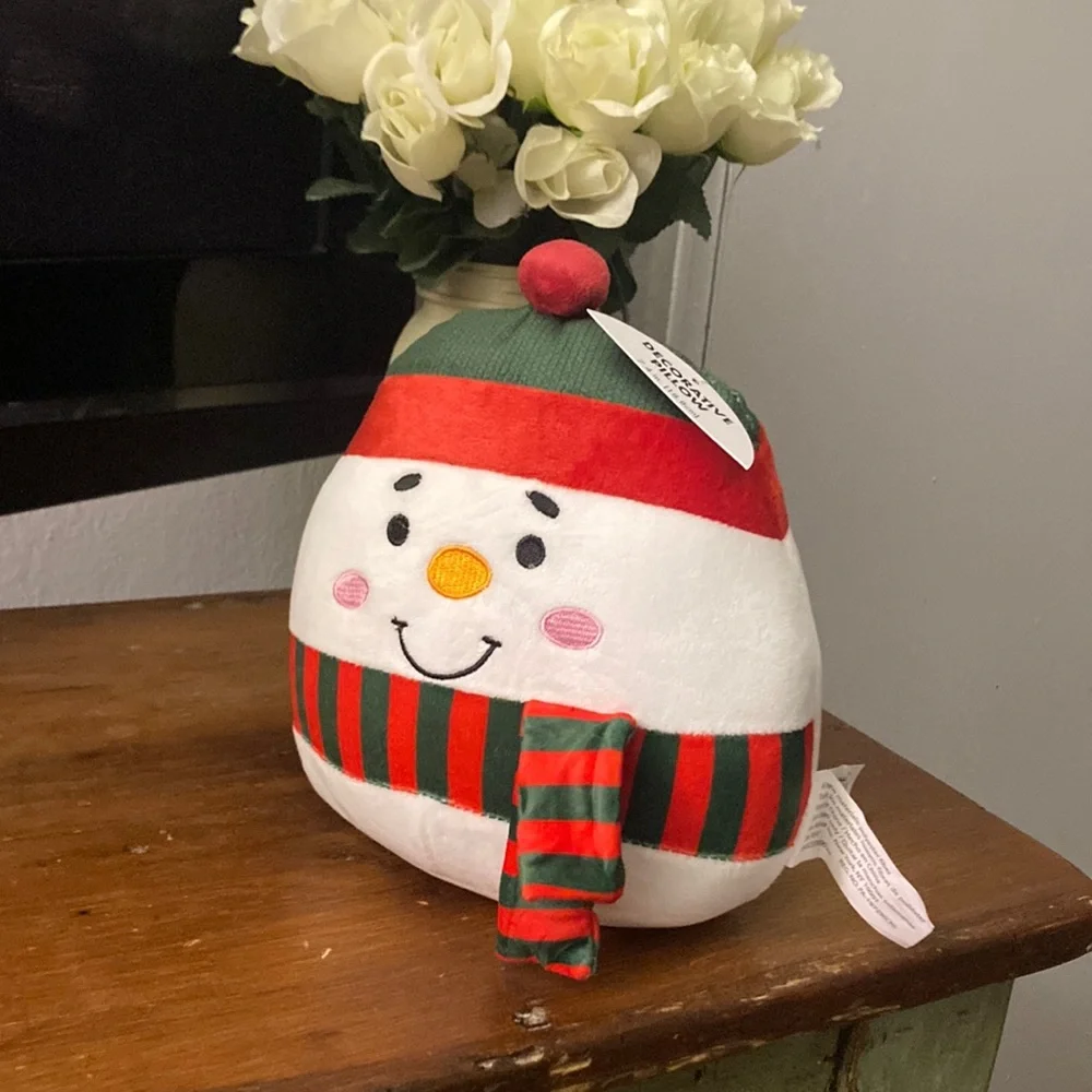 NWT Adorable Festive Holiday Snowman ⛄️ Smushie Pillow w/ Hat & Scarf